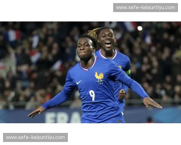 光芒与荣耀:国奥队点燃足球梦想,挑战高卢雄鸡的荣耀之夜